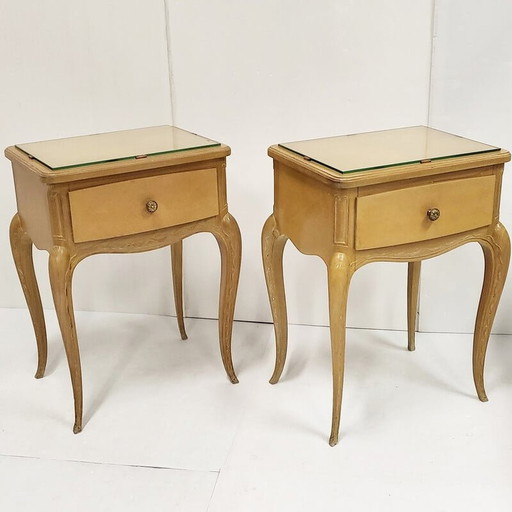 Paire de tables de nuit en hêtre, années 1940