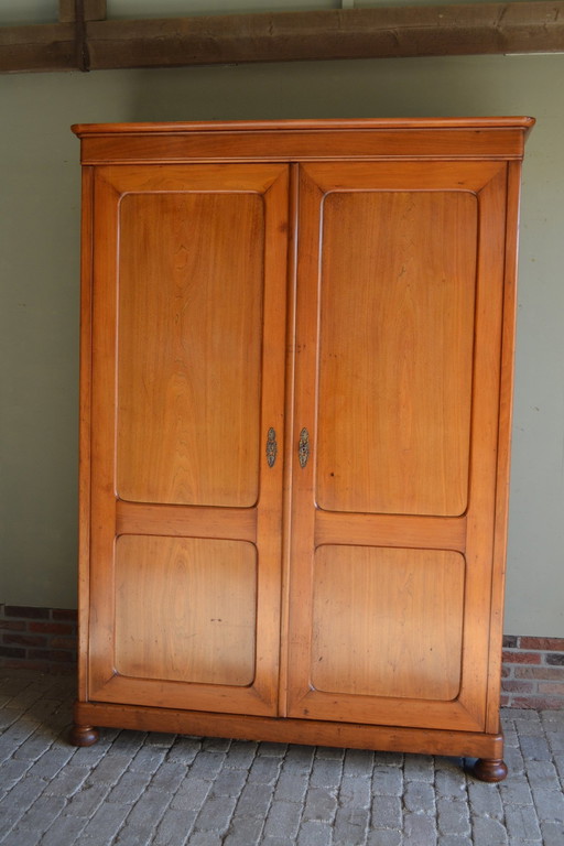 Armoire en bois de cerisier