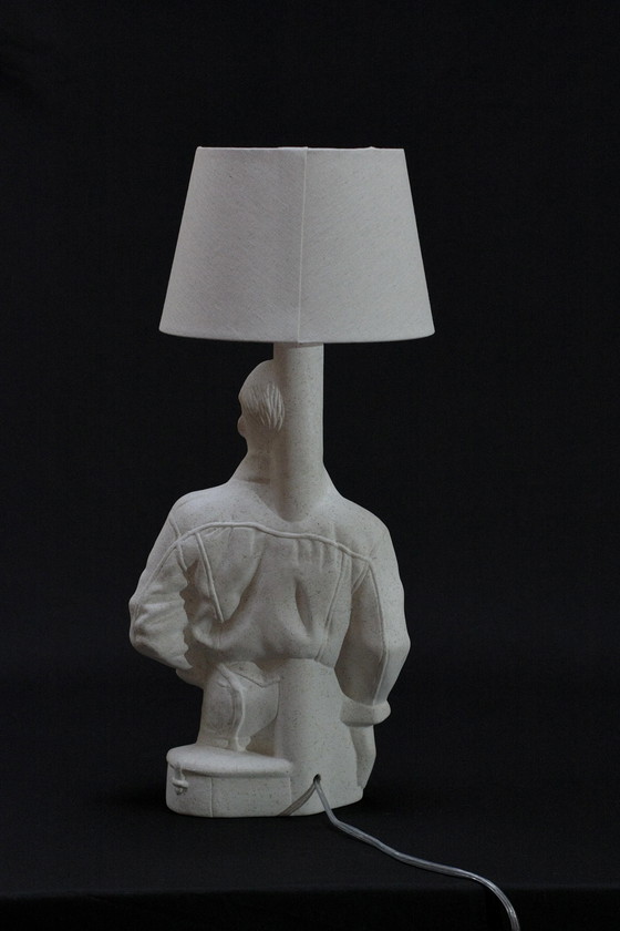 Image 1 of Lampe unique en céramique en forme de torse d'homme