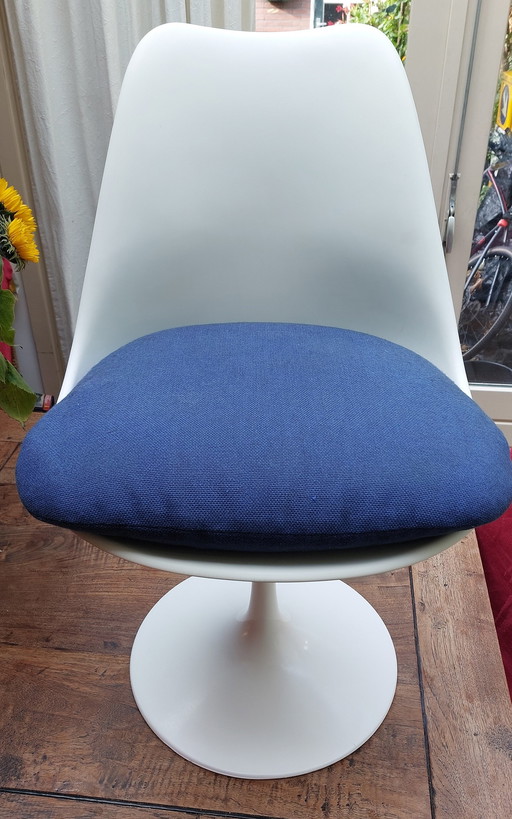 Chaise Tulipe Knoll Studio Eero Saarinen Chaise pivotante Vintage
