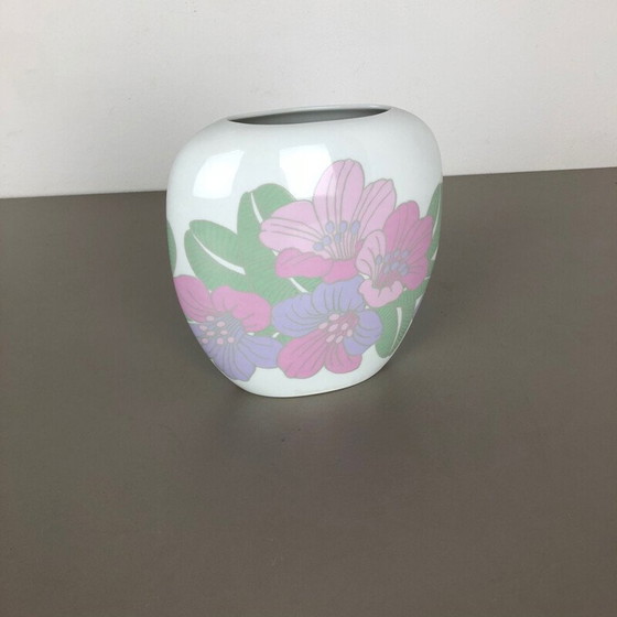 Image 1 of Vase en porcelaine Rosemonde Nairac pour Rosenthal Allemagne 1970