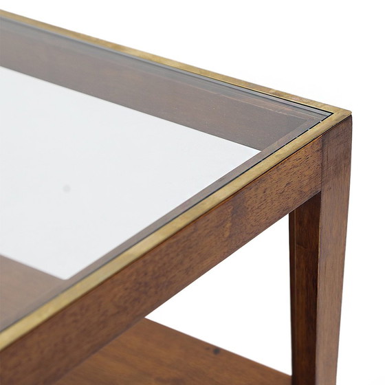 Image 1 of Table basse rectangulaire avec plateau en verre et en laiton, 1950S