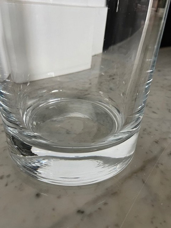 Image 1 of Vase cylindrique en verre épais transparent