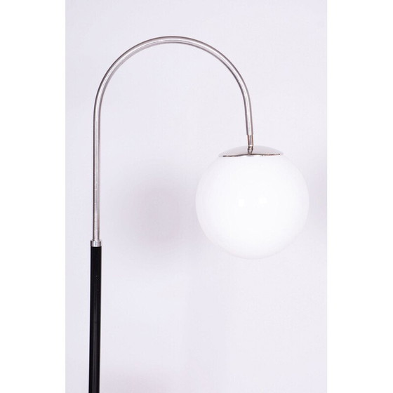 Image 1 of Lampadaire vintage en acier chromé et verre opale par J. Halabala, UP Zavody, Tchécoslovaquie 1930