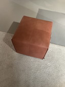 Pouf en cuir Eyye Kub Modèle d'exposition