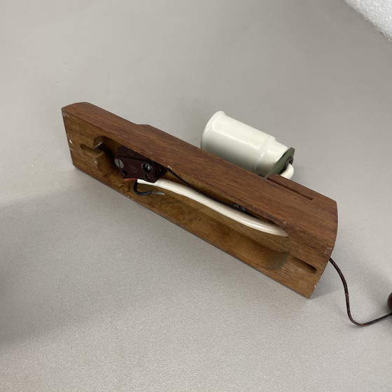 Image 1 of Ensemble de 2 appliques minimales en verre blanc satiné et en teck, Danemark, années 1960