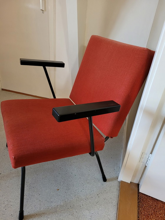 Image 1 of Siège composé d'une table et de deux chaises
