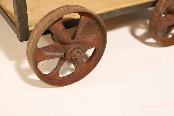 Image 1 of Etagère industrielle vintage sur roues des années 1960, Tchécoslovaquie