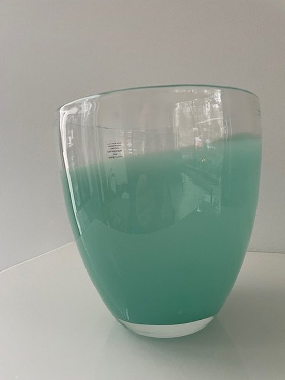 Image 1 of Vase en verre soufflé à la bouche avec effet de trempage vert menthe - Glass Art