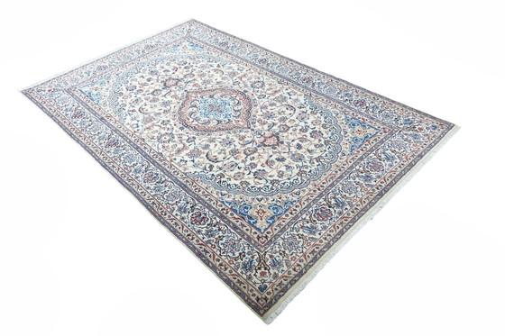 Image 1 of Tapis Naïn noué à la main avec de la soie - 326 X 207 cm