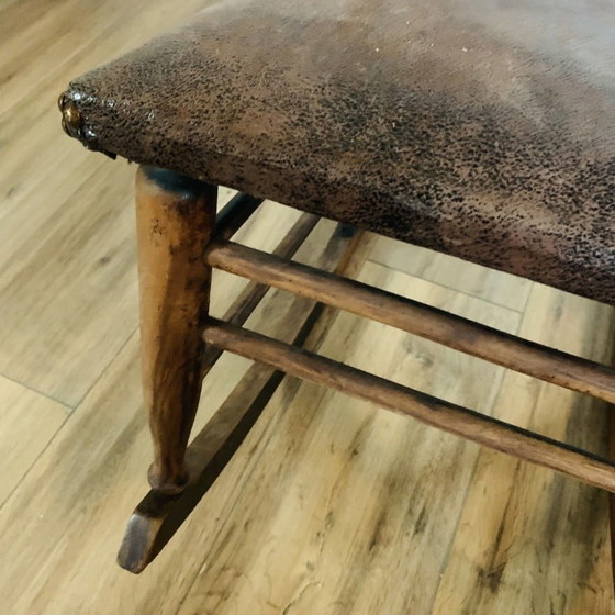 Image 1 of Chaise à bascule vintage en bois