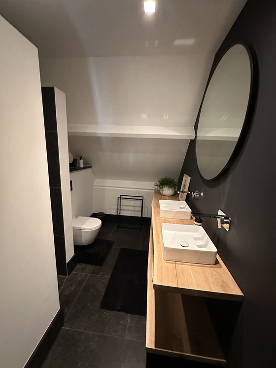 Image 1 of Grand miroir rond avec cadre noir