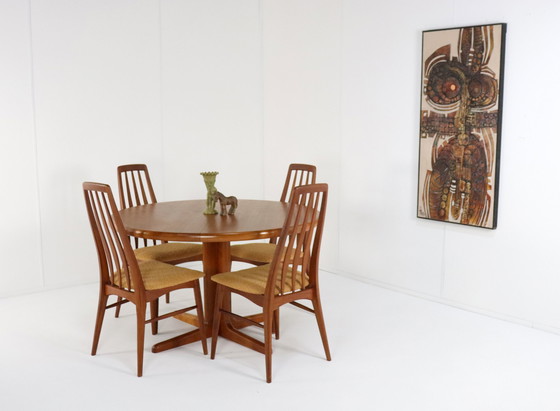 Image 1 of Johs. Kristoffersen & Son Table à manger ronde 'Bjerget' Vintage