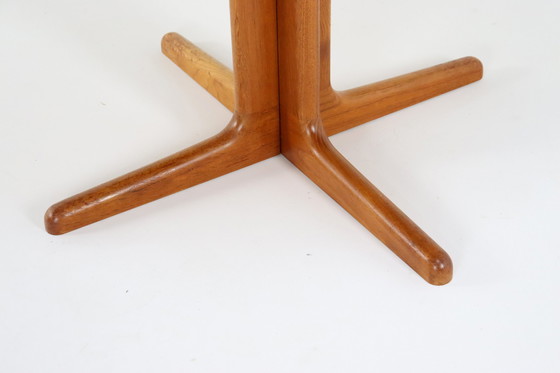 Image 1 of Johs. Kristoffersen & Son Table à manger ronde 'Bjerget' Vintage