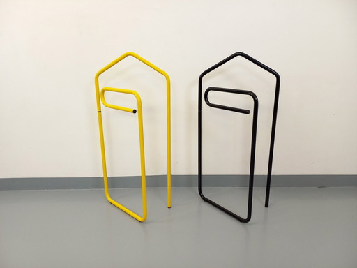 Suite De 2 Porte-Serviettes Ou Valets De Chambre Dépliants Vintage En Métal Jaune Et Noir Des Années 80
