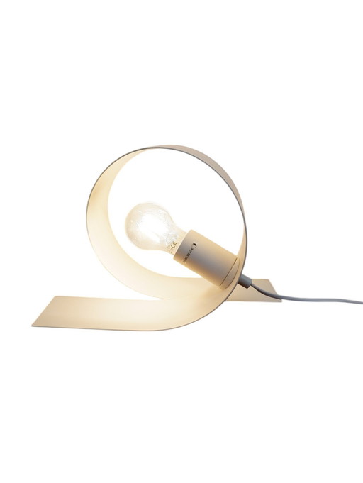 Lampe "Looping" de Massive Belgium