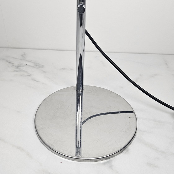 Image 1 of Lampe à poser vintage en chrome et acrylique blanc