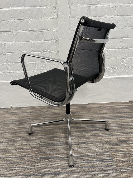 Image 1 of 1X Ea108 Netwave Charles Ray Eames Chair