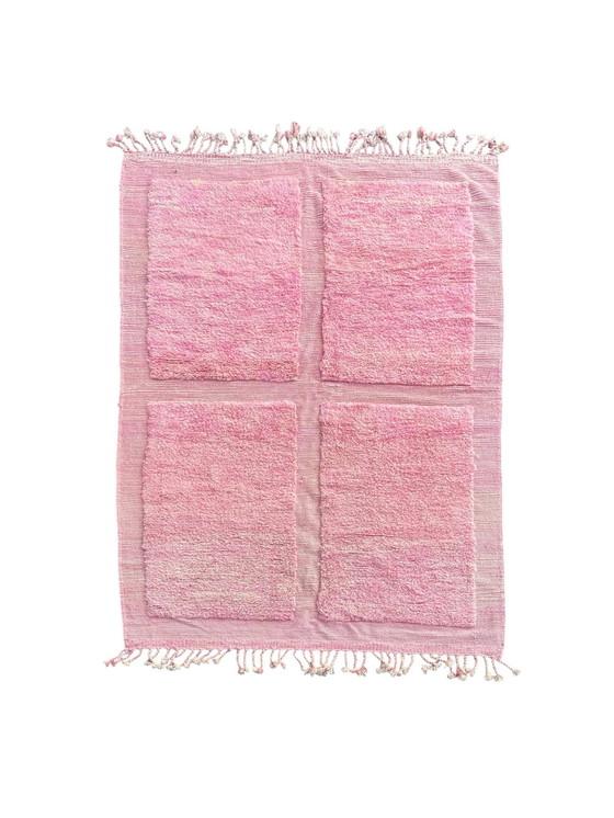 Image 1 of Tapis bernois moderne marocain rose