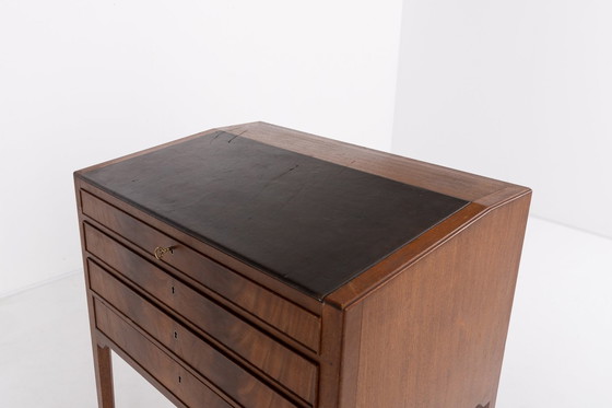 Image 1 of Bureau debout danois moderne du Mid Century de Frits Henningsen