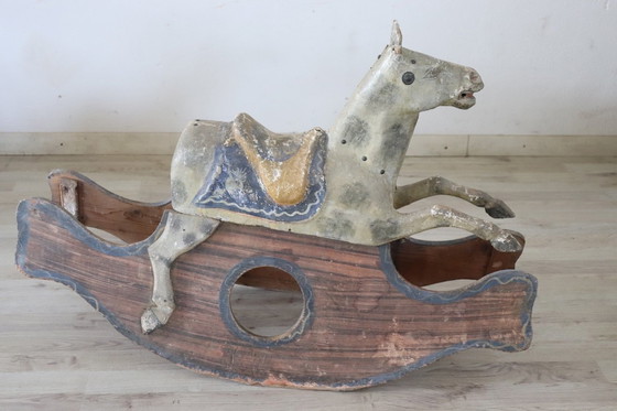 Image 1 of Cheval à bascule antique