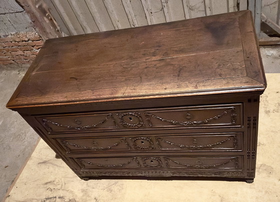 Image 1 of Commode ancienne de style Louis Xvi