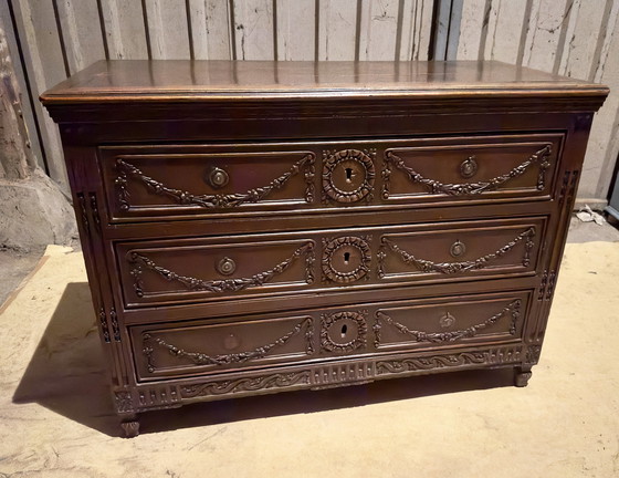 Image 1 of Commode ancienne de style Louis Xvi