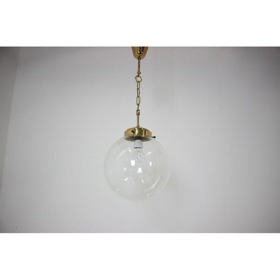 Image 1 of Lampe suspendue vintage en verre et laiton pour Valašské Meziříčí, Tchécoslovaquie 1970.
