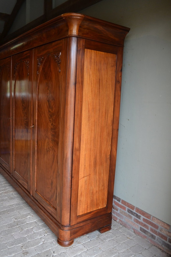 Image 1 of Armoire Biedermeier ancienne en bois d'acajou