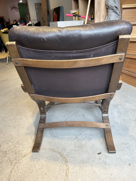Image 1 of Fauteuil design en cuir vintage
