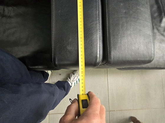 Image 1 of Fauteuil en cuir noir 4 pièces