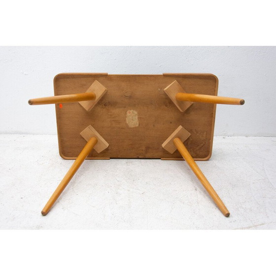 Image 1 of Table basse vintage en verre opaque et bois de hêtre par Interior Praha, Tchécoslovaquie 1960