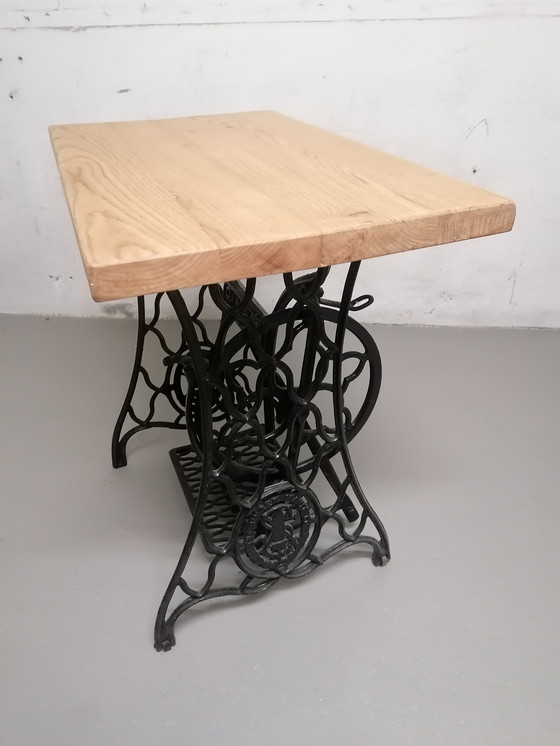 Image 1 of Table de bistrot ou d'appoint Modèle Singer