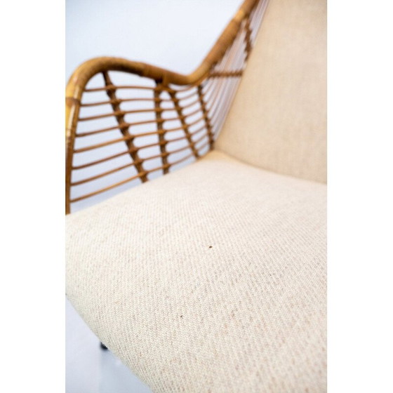 Image 1 of Fauteuil danois en bois tapissé de tissu clair 1950