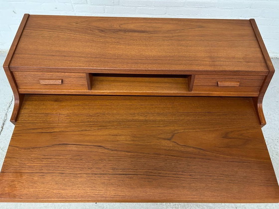 Image 1 of Bureau Arne Wahl Iversen, Secretaire