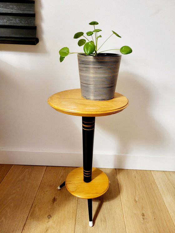 Image 1 of Table ou support à plantes vintage tripode avec 2 étagères