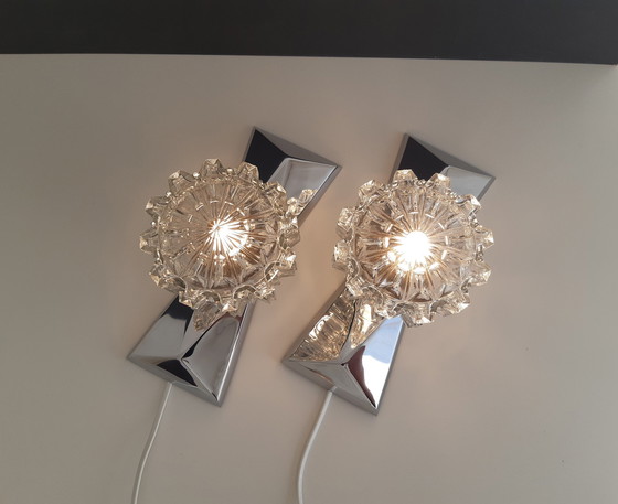 Image 1 of Lot de 2 appliques Richard Essig MCM chromées avec abat-jour en verre de cristal
