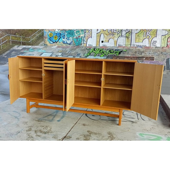 Image 1 of Buffet haut vintage danois en bois de chêne par Kurt Ostervig pour Kp Möbler