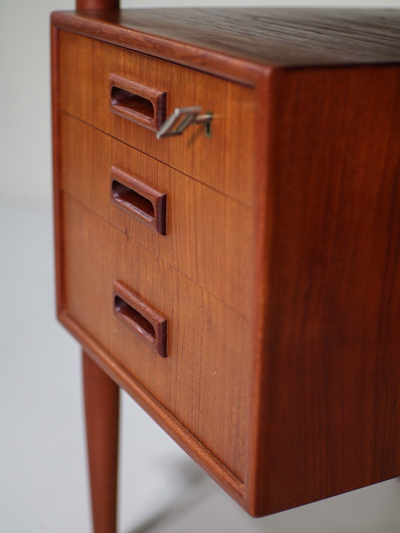 Image 1 of Bureau autoportant en teck danois des années 60 'Lady Desk'