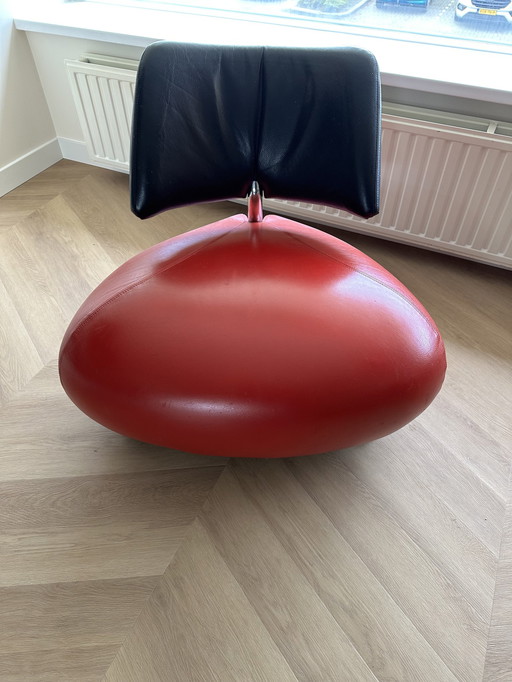 A vendre Leolux Palonne. 3 chaises avec pouf en bon état. S'en va car nous changeons d'intérieur.