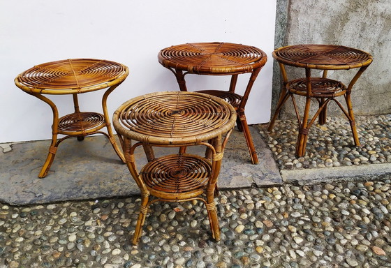 Image 1 of Ensemble de 4 tables rondes italiennes en osier, années 1950