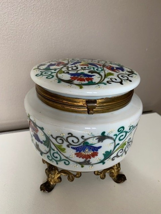 Image 1 of Jarre à couvercle antique