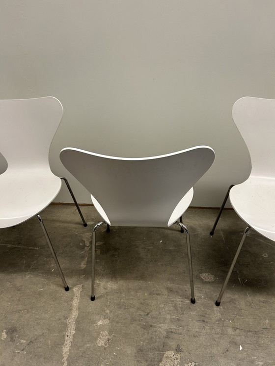 Image 1 of 4X Chaises papillon dessinées par Arne Jacobsen