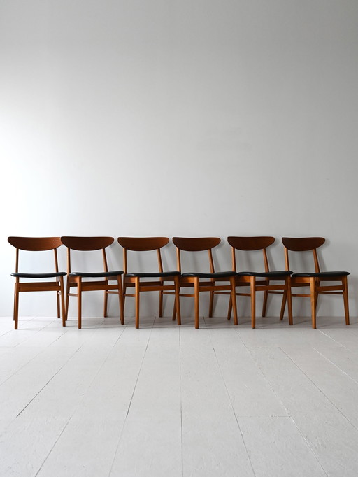 Ensemble de six chaises danoises en teck