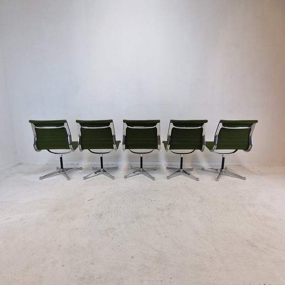 Image 1 of Ensemble de 5 chaises vintage Ea 105 par Charles et Ray Eames pour Herman Miller, 1970