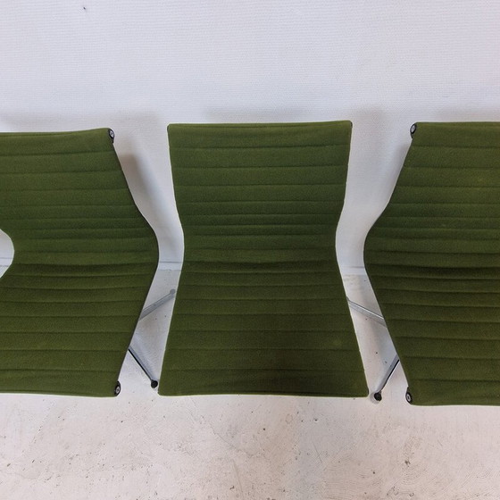Image 1 of Ensemble de 5 chaises vintage Ea 105 par Charles et Ray Eames pour Herman Miller, 1970