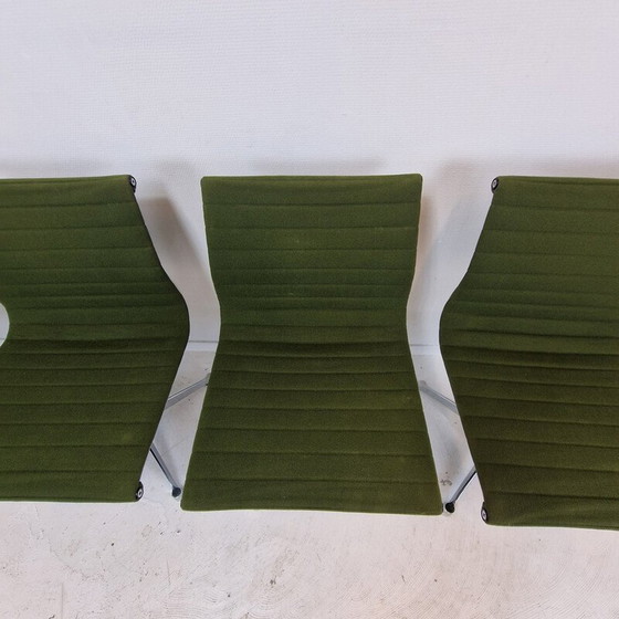 Image 1 of Ensemble de 5 chaises vintage Ea 105 par Charles et Ray Eames pour Herman Miller, 1970