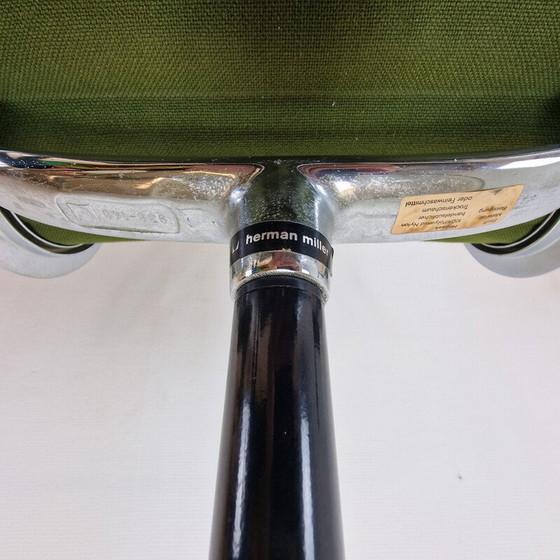 Image 1 of Ensemble de 5 chaises vintage Ea 105 par Charles et Ray Eames pour Herman Miller, 1970