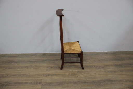 Chaise de prière antique avec siège en osier