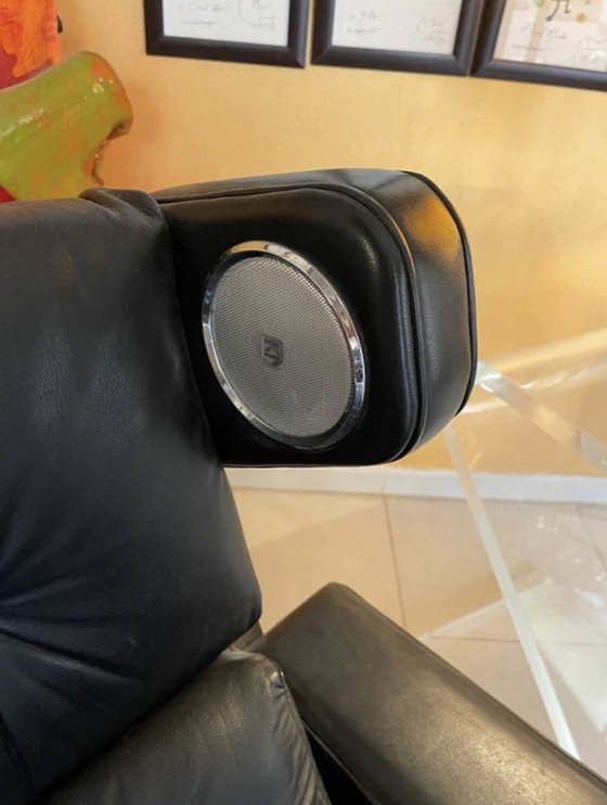 Image 1 of Robin Day James Bond Movies Prototype en cuir avec système audio fonctionnel , 1960S